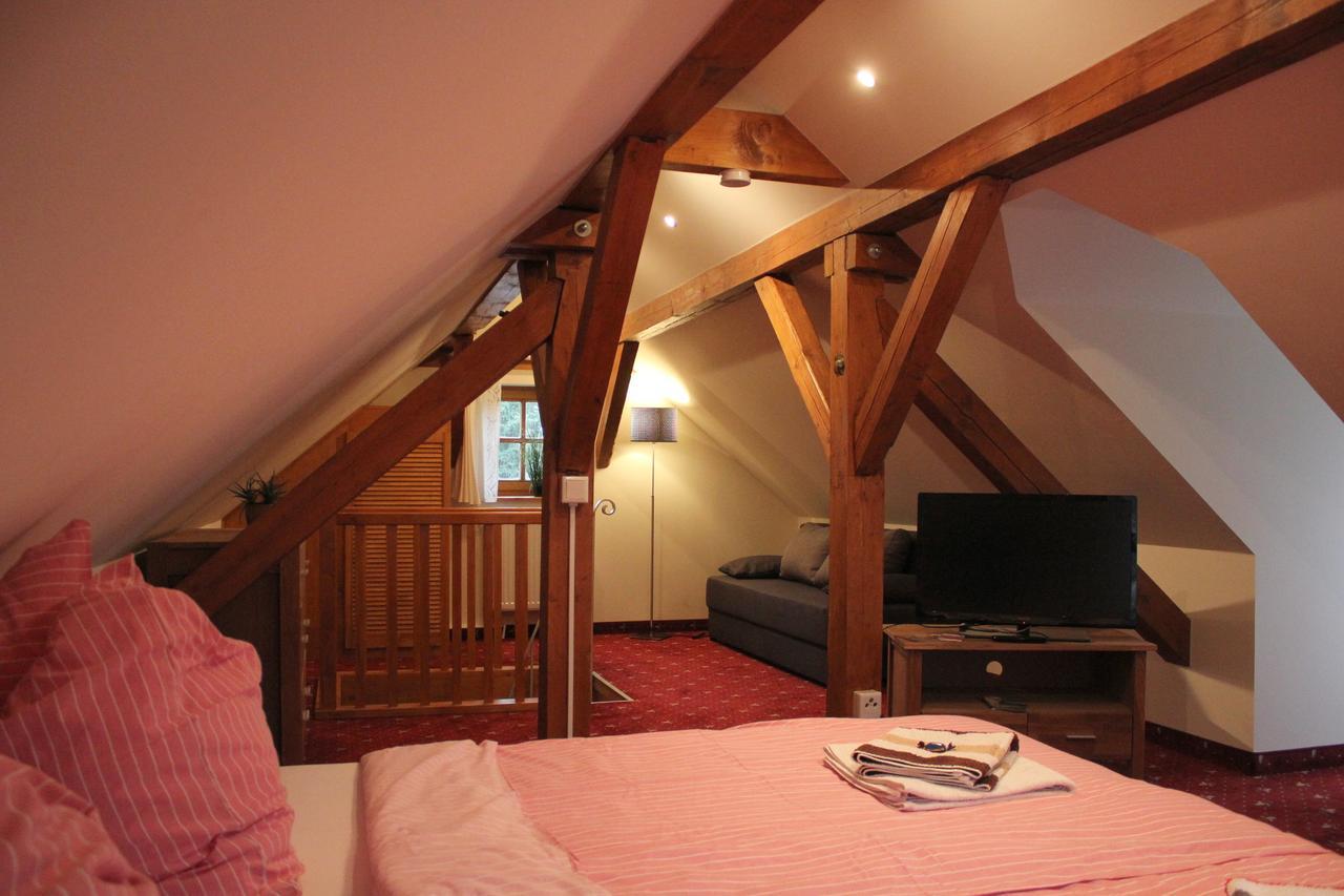 "Altjessen 57" Hotel เพียร์นา ภายนอก รูปภาพ